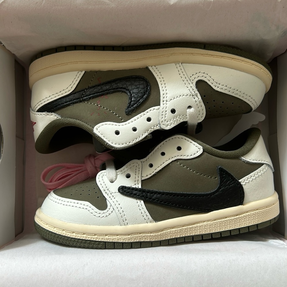 Travis Scott x Air Jordan 1 Low OG 'Olive' size 8c
